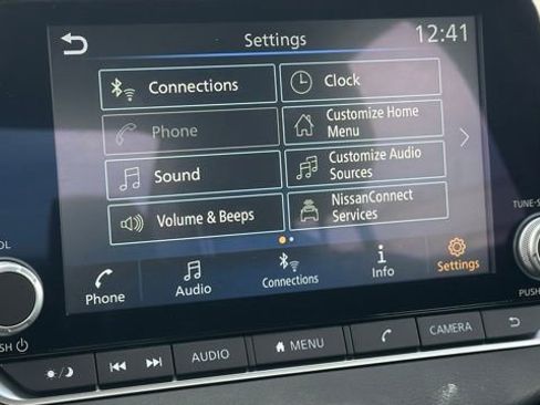 Used 2025 Nissan Sentra SR w/ SR Premium Package image 38