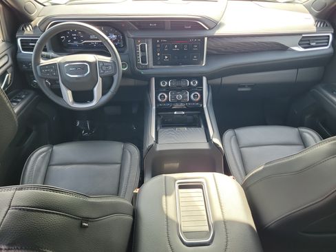 Used 2024 GMC Yukon XL Denali AWD/4WD image 21
