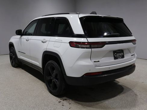 Certified 2023 Jeep Grand Cherokee Limited w/ Black Appearance Package AWD/4WD image 6