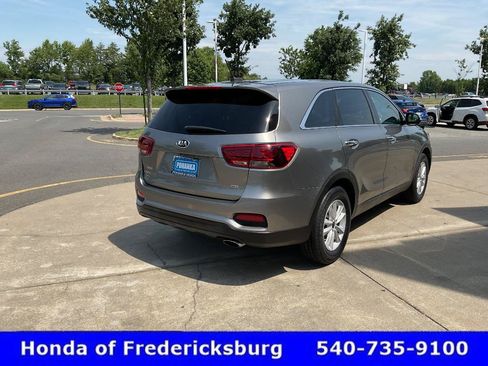 Used 2019 Kia Sorento FWD image 5