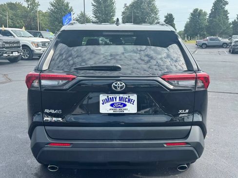 Used 2025 Toyota RAV4 XLE AWD/4WD image 25