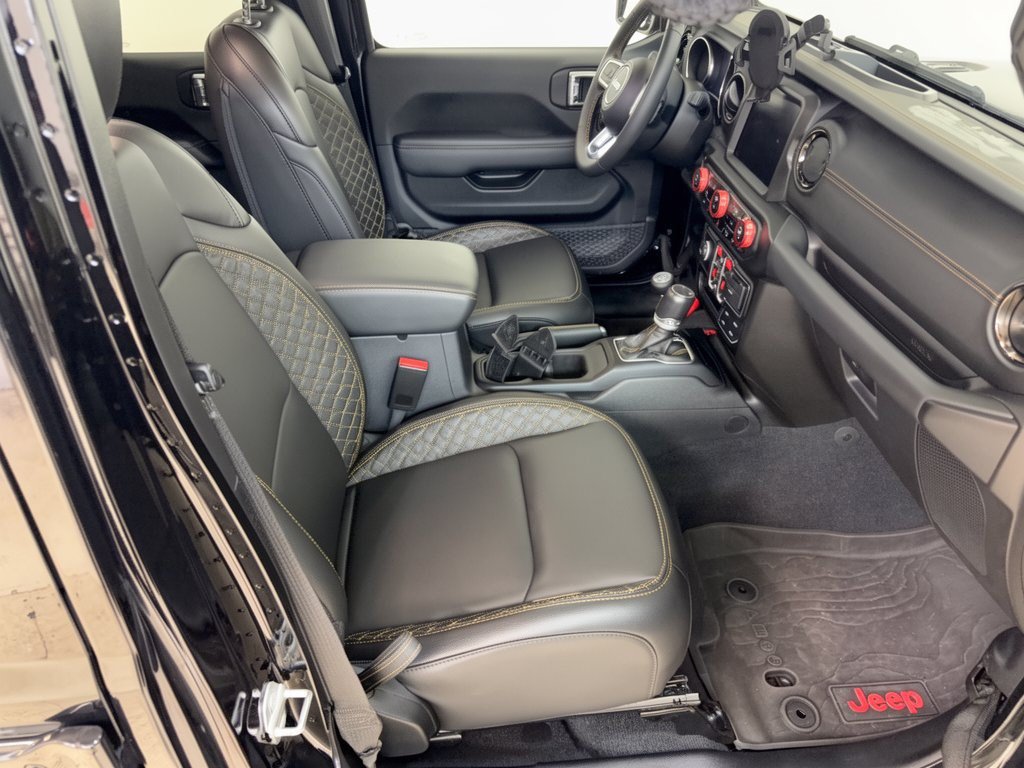 Used 2023 Jeep Gladiator Overland AWD/4WD image 30