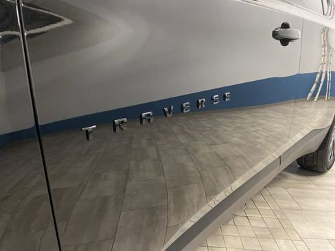 Used 2023 Chevrolet Traverse RS image 37