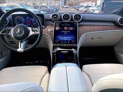 Used 2025 Mercedes-Benz C 300 4MATIC Sedan image 12