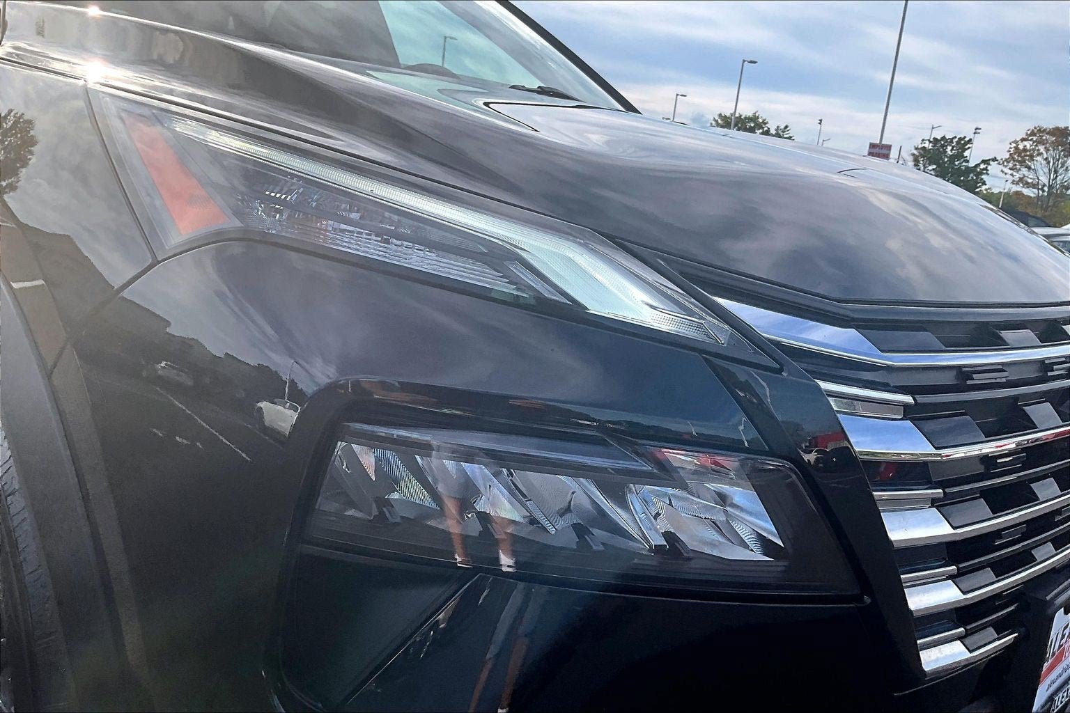 Used 2024 Nissan Rogue SV AWD/4WD image 26
