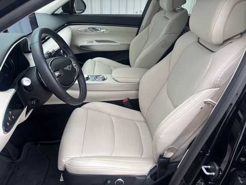 Used 2023 Genesis GV70 2.5T w/ Select Package image 16