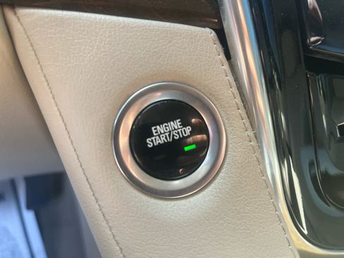 Used 2020 Cadillac Escalade Platinum image 16