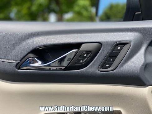 Used 2023 GMC Acadia Denali AWD/4WD image 14