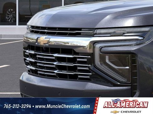 New 2025 Chevrolet Suburban Premier image 13