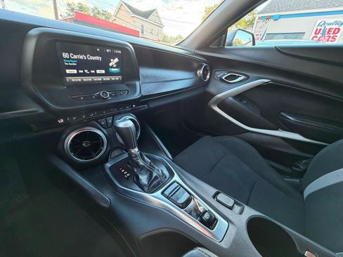 Used 2018 Chevrolet Camaro LT RWD image 17