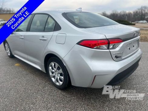 Used 2025 Toyota Corolla LE image 4