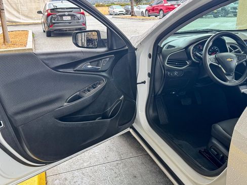 Used 2024 Chevrolet Malibu LT image 12