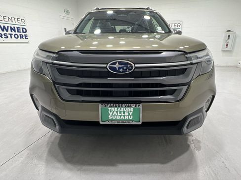 Used 2025 Subaru Forester Limited AWD/4WD image 3