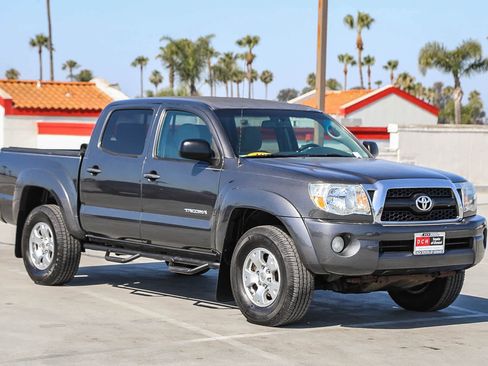 Used 2011 Toyota Tacoma PreRunner w/ SR5 Pkg #2 RWD image 4
