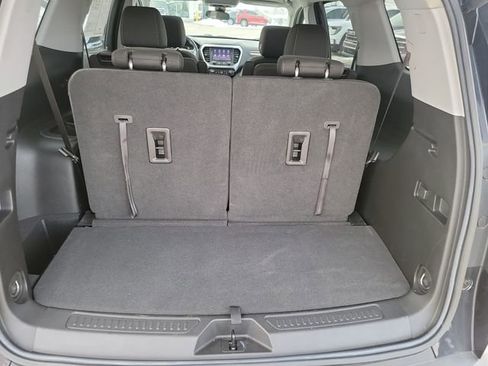 Certified 2022 GMC Acadia SLE w/ Driver Convenience Package image 22