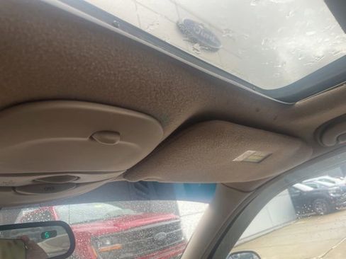 Used 2002 Lincoln Continental FWD image 40