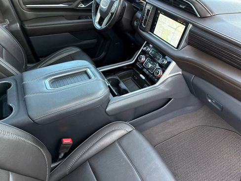Used 2022 GMC Yukon Denali image 18