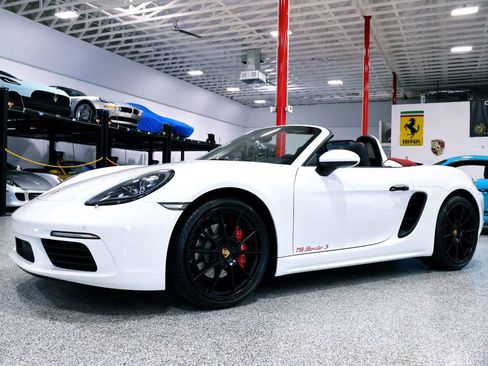 Used 2024 Porsche 718 Boxster S image 2