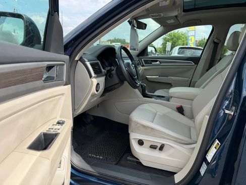 Used 2020 Volkswagen Atlas SE w/ Panoramic Sunroof Package FWD image 4