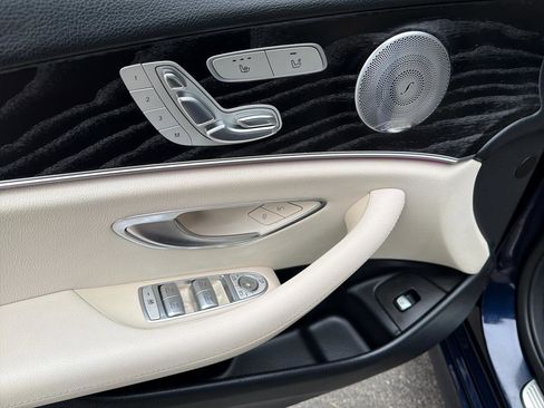 Used 2017 Mercedes-Benz E 300 4MATIC image 11