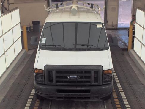 Used 2013 Ford E-350 and Econoline 350 Super Duty w/ Crew Van Pkg RWD image 2