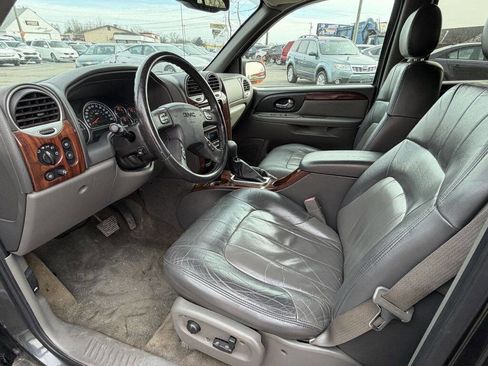 Used 2004 GMC Envoy SLT image 10