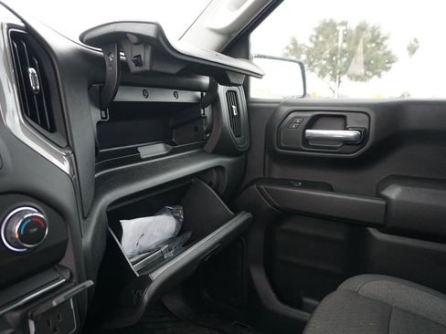 New 2025 Chevrolet Silverado 1500 Custom image 32