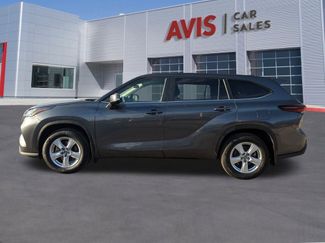 Used 2024 Toyota Highlander LE video 2