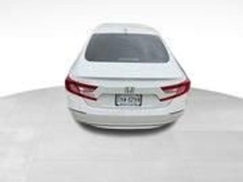 Used 2018 Honda Accord EX image 5