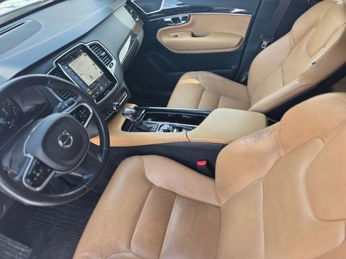 Used 2017 Volvo XC90 T6 Momentum w/ Vision Package image 9