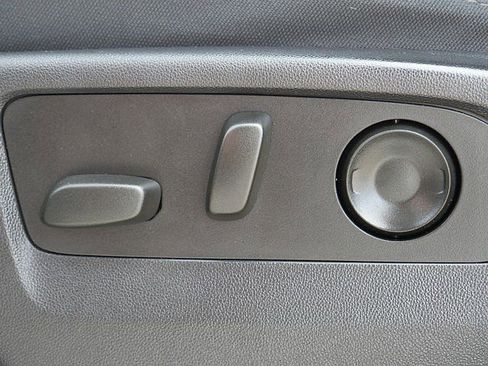 Used 2023 Chevrolet Silverado 1500 LT image 13