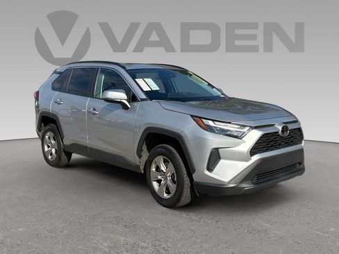 Used 2022 Toyota RAV4 XLE image 1