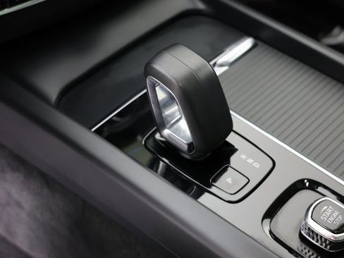 Used 2024 Volvo XC60 T8 Core image 6