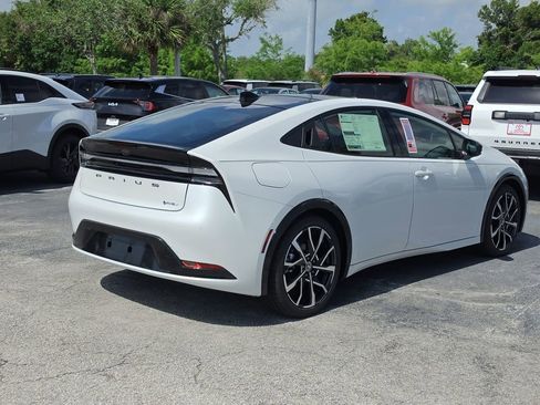 New 2026 Toyota Prius Plug-In Hybrid FWD image 4