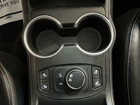 Used 2022 GMC Terrain SLT image 17