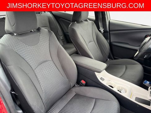 Used 2016 Toyota Prius Three FWD image 26
