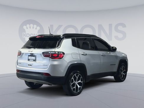 Used 2024 Jeep Compass Limited w/ Sun and Sound Group AWD/4WD image 11