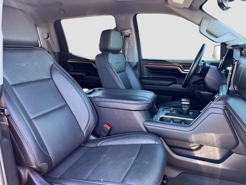 Used 2024 GMC Sierra 1500 Denali w/ Technology Package AWD/4WD image 29