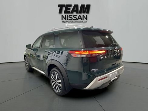 Certified 2022 Nissan Pathfinder Platinum w/ Cargo Package AWD/4WD image 4