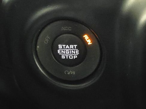 Used 2021 Jeep Wrangler Unlimited Sahara image 36