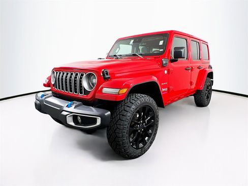 Used 2024 Jeep Wrangler Unlimited Sahara image 3