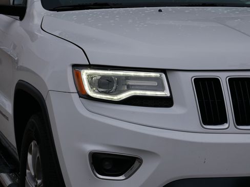 Used 2016 Jeep Grand Cherokee Limited w/ Luxury Group II AWD/4WD image 16