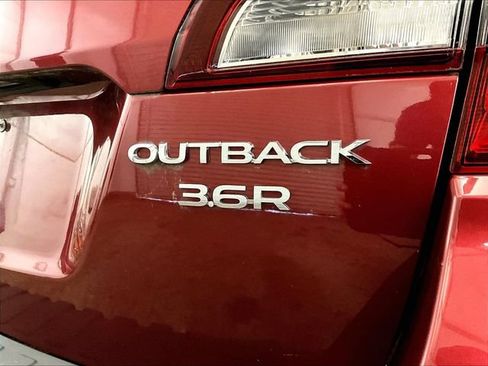 Used 2018 Subaru Outback 3.6R Limited AWD/4WD image 14