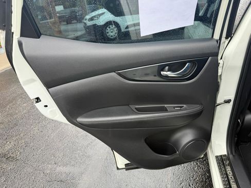 Used 2017 Nissan Rogue Sport SL w/ SL Premium Package AWD/4WD image 16
