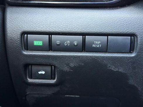 Used 2025 Nissan Sentra SV FWD image 21