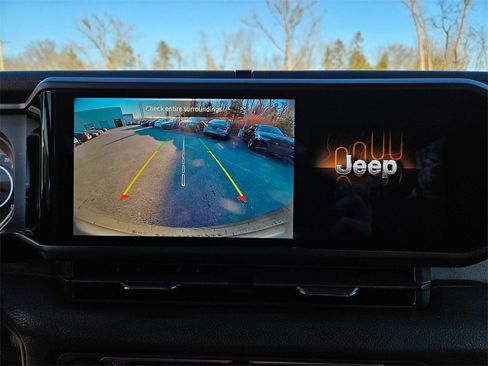 Used 2024 Jeep Wrangler Sport S image 16