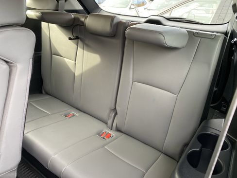 Used 2023 Toyota Highlander XLE image 27