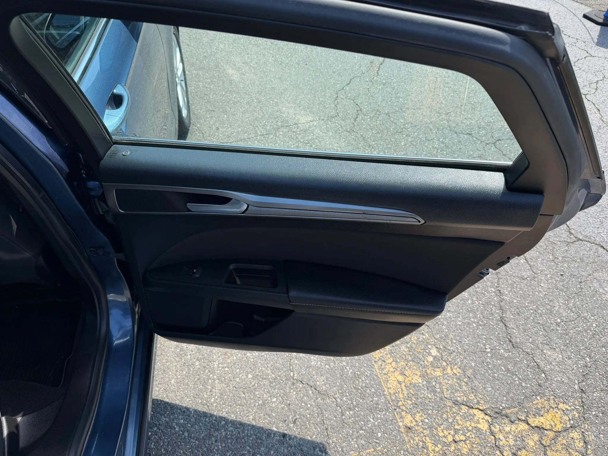 Used 2019 Ford Fusion SE FWD image 34