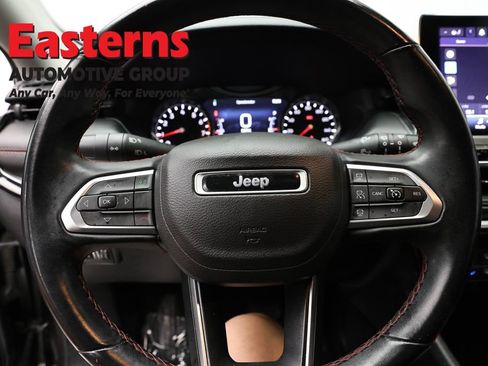 Used 2022 Jeep Compass Trailhawk w/ Trailhawk Convenience Group AWD/4WD image 10