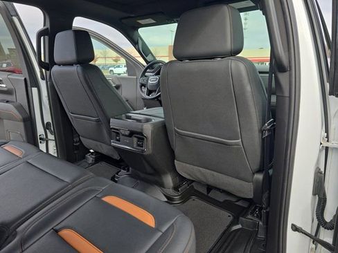 Used 2023 GMC Sierra 1500 AT4 w/ AT4 Premium Package image 11